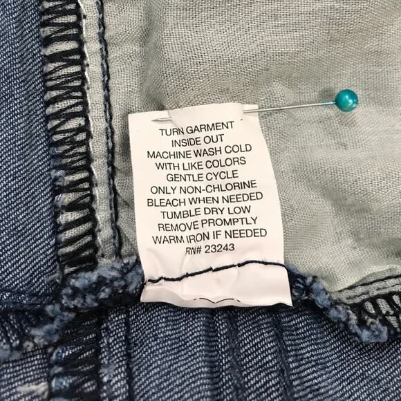 Soho New York & Co. High-Rise Mid-Wash Jean Shorts 16 - Picture 5 of 7